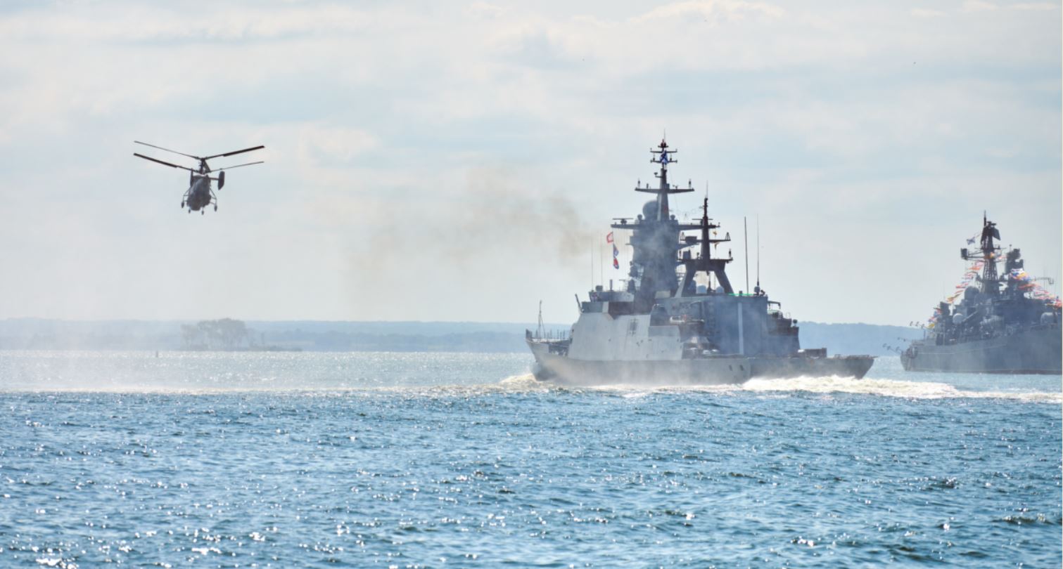 Navires de guerre de la marine russe pendant un exercice naval dans la mer Baltique