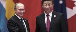 Le président chinois Xi Jinping accueille le président russe Vladimir Poutine au sommet du G20 à Hangzhou